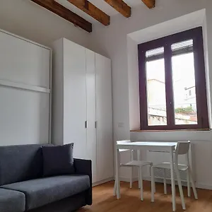 Flat In Milano, Porta Romana Appartamento